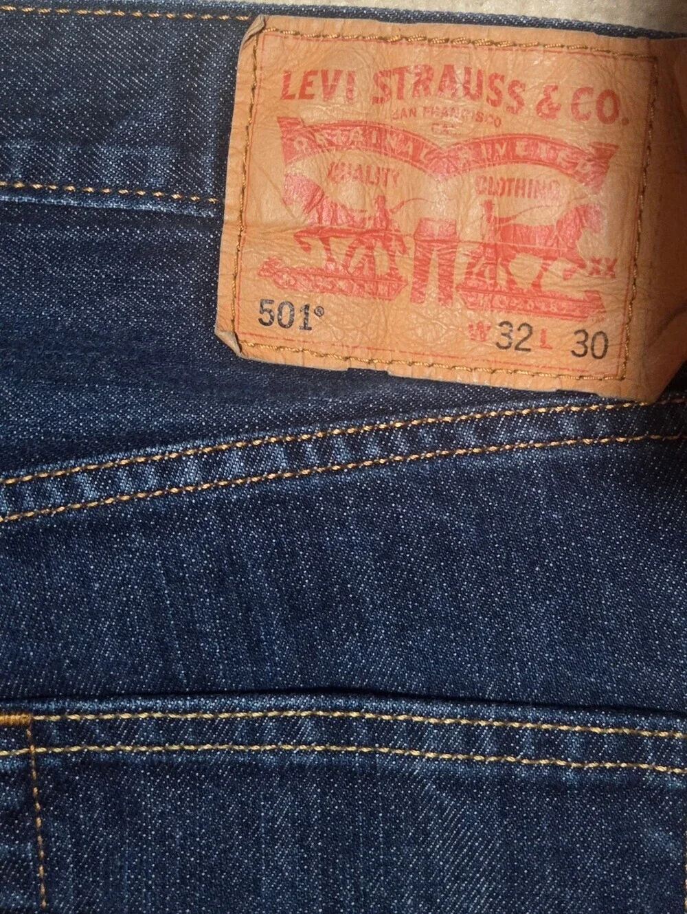 Vintage Y2K Levis 501 Batwing Tag Button Fly Blue Jeans Size 32x30